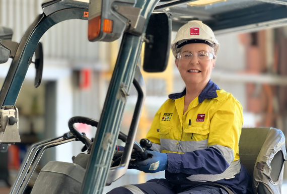 Female_Forklift_Driver